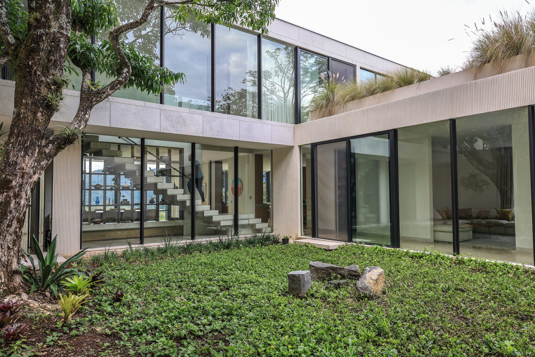 Claro del Bosque — residential architecture, Escazú, Costa Rica